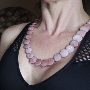 NWT Beautiful pearly fashion necklace